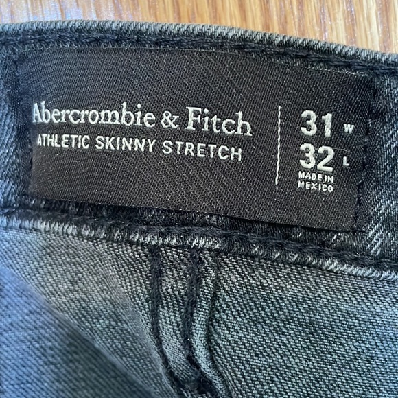 Abercrombie & Fitch Athletic Skinny Stretch Jeans - 31x32 - Distressed black - Picture 3 of 4
